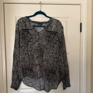 Tolani Graphic Black and Gray Long Sleeve Blouse